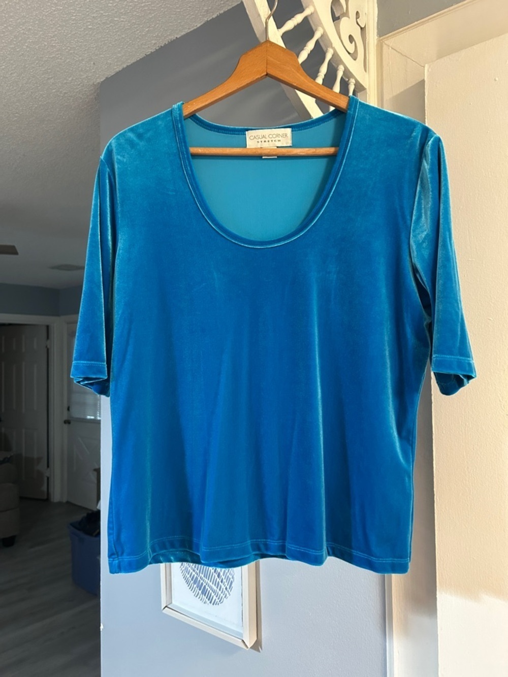Casual Corner Women’s Vintage Blue Velvet Scoop Neck Short Sleeve Top Size XL